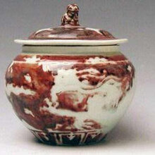 釉里紅瓷器價(jià)格揭秘，歷史背景、價(jià)值評(píng)估與時(shí)代地位